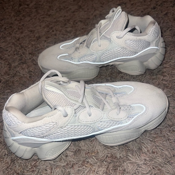 Yeezy 500 - Picture 2 of 7